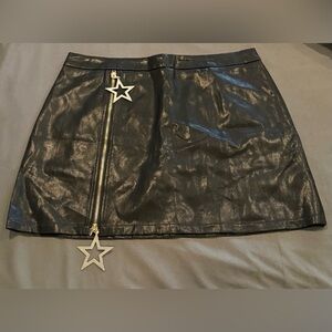 Black Faux Leather Unbranded Mini Skirt Size 2XL Women’s Star Zipper Pulls